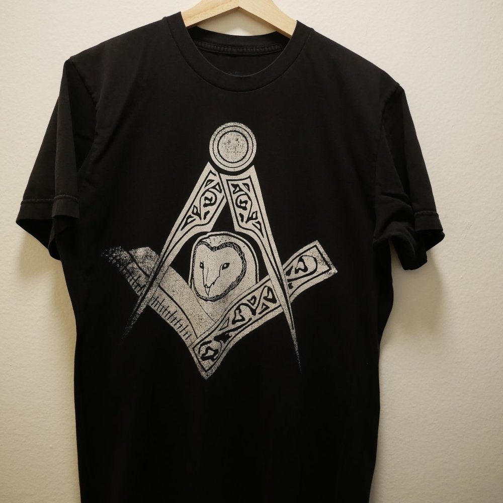 MASONIC OWL SQUARE AND COMPASS MEDIUM COTTON BLACK T SHIRT